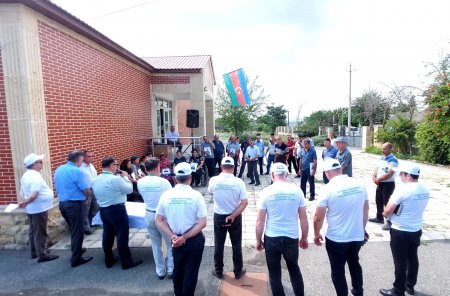 Novruz Aslan Kürdeldarbəyli kəndində seçicilərlə görüşüb