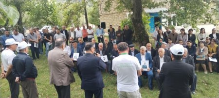Novruz Aslan Talıstan kəndinin seçiciləri ilə görüşüb