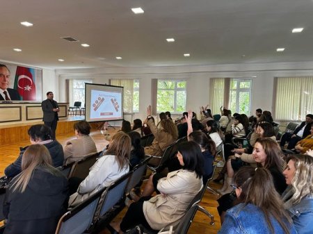 “Debat nədir?” mövzusunda seminar keçirilib