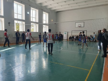 "8 Noyabr  -  Zəfər Günü"nə ???????? həsr olunmuş məktəbli oğlanlar arasında voleybol idman növü üzrə rayon turniri keçirildi