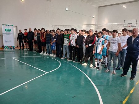 "8 Noyabr  -  Zəfər Günü"nə ???????? həsr olunmuş məktəbli oğlanlar arasında voleybol idman növü üzrə rayon turniri keçirildi