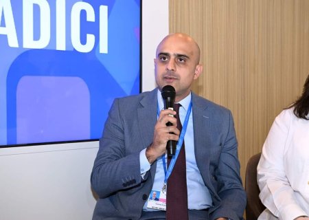 “Yaradıcı sənayelərin iqlim dəyişmələrinə təsiri” mövzusunda panel sessiyası təşkil olunub