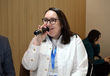 “Yaradıcı sənayelərin iqlim dəyişmələrinə təsiri” mövzusunda panel sessiyası təşkil olunub