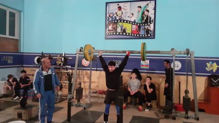 "İdman hamı üçün" layihəsi çərçivəsində ağırlıqqaldırma idman növü üzrə növbəti ustad dərsi keçirilib