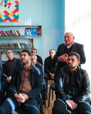 Güləş məşqçilərinin Ümumrespublika seminarı davam edir