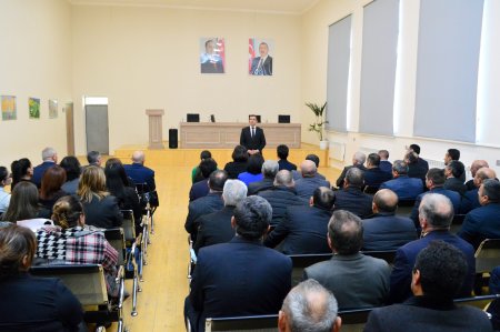 Qazax-Tovuz Regional Təhsil İdarəsinin müdiri səlahiyyətlərini icra edən, müdir müavini Anar Məcidov Gədəbəy rayonunda fəaliyyət göstərən təhsil müəssisələrinin rəhbərləri ilə görüşüb