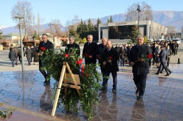 12 Dekabr -Ümummilli Lider Heydər Əliyevin anım günüdür 12 Dekabr -Ümummilli Lider Heydər Əliyevin anım günüdür