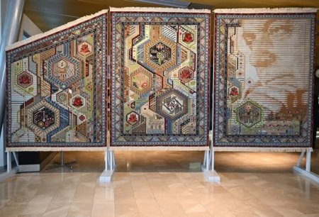 “Dövlətin memarı. Bir ömrün ensiklopediyası” triptix-xalça Azərbaycan Milli Xalça Muzeyində sərgilənir