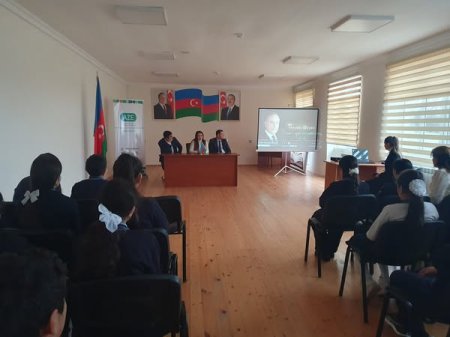 "Ümummilli lider Heydər Əliyevin Anım Günü"nə həsr olunmuş "Azərbaycan dövlətinin yaradıcısı-Heydər Əliyev" mövzusunda seminar keçirilib