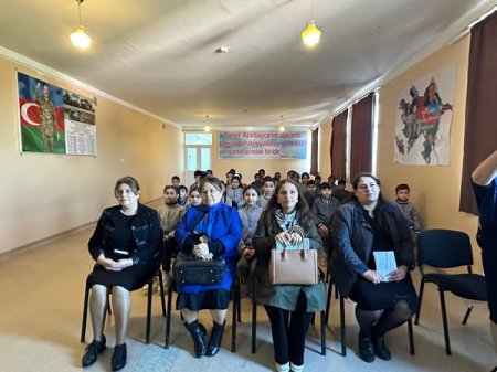 “Oyunlaşdırma metodları ilə ibtidai sinif şagirdlərinin riyazi bacarıqlarının artırılması” adlı layihənin Ağstafa şəhəri Əmirxan Hüseynov adına 1 nömrəli tam orta ümumtəhsil məktəbində açılış tədbiri keçirilib