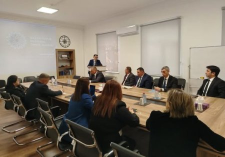 Qazax-Tovuz Regional Təhsil İdarəsinin Tədrisin keyfiyyəti sektorunun aparıcı məsləhətçisi İlkin Abbasov tərəfindən məktəbdənkənar təhsil müəssisələrinin rəhbərləri ilə təlim xarakterli görüş təşkil olunub