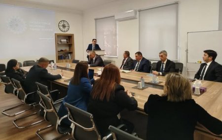Qazax-Tovuz Regional Təhsil İdarəsinin Tədrisin keyfiyyəti sektorunun aparıcı məsləhətçisi İlkin Abbasov tərəfindən məktəbdənkənar təhsil müəssisələrinin rəhbərləri ilə təlim xarakterli görüş təşkil olunub