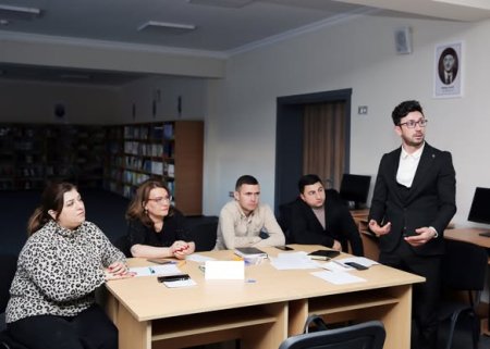 “Elektron sənəd dövriyyəsi sistemləri“” ilə bağlı təlim keçirilib