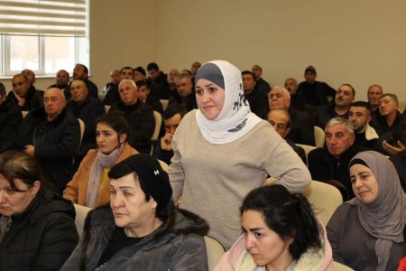Vətəndaşlarla növbəti səyyar qəbul İsmayıllı şəhər N.Behdiyev adına 6 saylı tam orta məktəbdə keçirilib