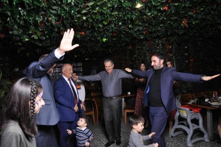 ÜRƏK ADAMI - FOTOLAR
