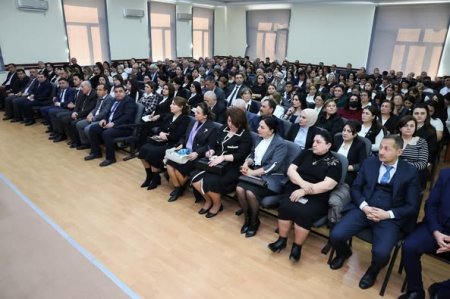 Ümumi təhsil müəssisələrinin rəhbərləri ilə geniş tərkibdə görüş keçirilib