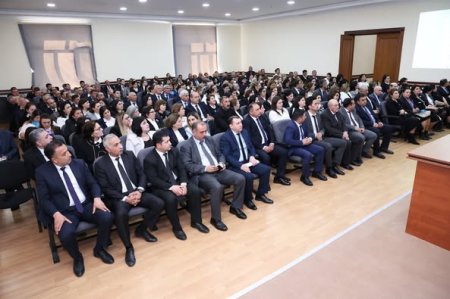 Ümumi təhsil müəssisələrinin rəhbərləri ilə geniş tərkibdə görüş keçirilib