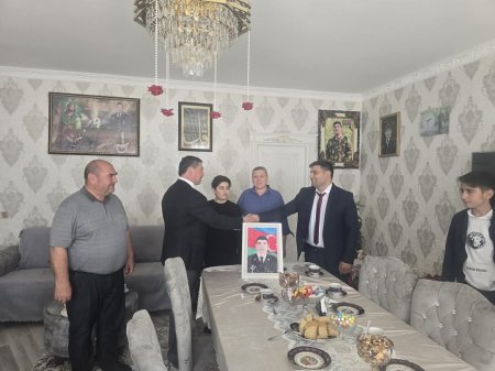 İş adamı Şəhid qardaşının toyunda iştirak edib