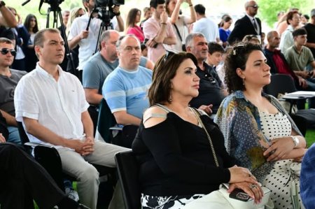 "MDB-nin mədəniyyət paytaxtı - 2025" ili çərçivəsində keçirilən açılış mərasimində möhtəşəm qala konsert təşkil olunub