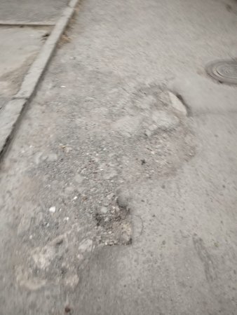 Suraxanıda baxımsız məhəllə: Sakinlər illərdir ümidlə gözləyir