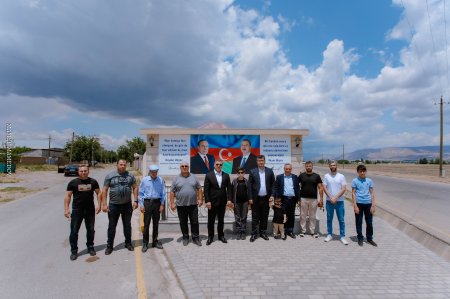İş adamı Səfər Əlirzayev Babək rayonunun, Şıxmahmud kəndi Şəhidlər Memorial Abidə Kompleksini ziyarət edib İş adamı Səfər Əlirzayev Babək rayonunun, Şıxmahmud kəndi Şəhidlər Memorial Abidə Kompleksini ziyarət edib