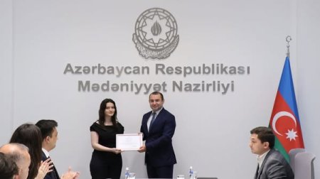 BDU-nun Mədəniyyət Hüququ üzrə magistrantlarına sertifikatlar təqdim olunub 