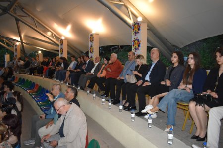 XlV İpək Yolu Beynəlxalq Musiqi Festivalı ikinci günündə davam edir