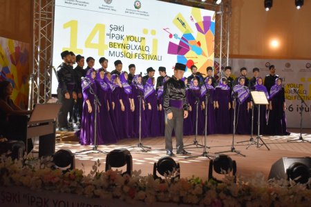 XlV İpək Yolu Beynəlxalq Musiqi Festivalı ikinci günündə davam edir