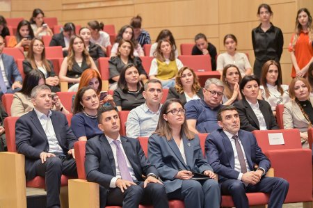 İdarə müdiri Oğuz və Qəbələ rayonlarından olan vətəndaşları qəbul edib