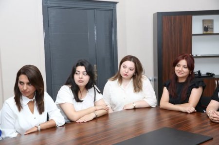 Gəncə-Daşkəsən Regional Təhsil İdarəsinin müdiri Elçin Kərimov cari ildə fəaliyyətə başlayan tərbiyəçi-müəllimlər və musiqi rəhbərləri ilə tanışlıq və maarifləndirici xarakterli görüş təşkil olunub
