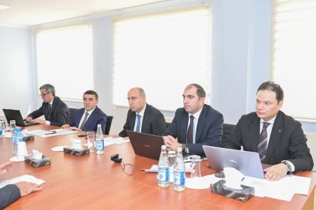 Elm və təhsil naziri Emin Əmrullayev Oğuz şəhərində sakinlərin müraciətlərini dinləyib