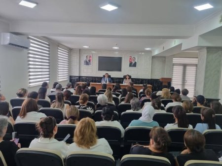İdarə müdiri məktəbəqədər təhsil müəssisələrinin rəhbərləri ilə görüş keçirib
