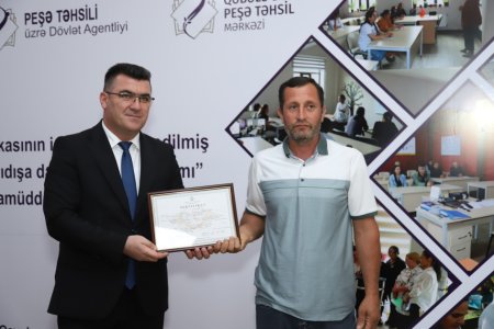 Qəbələ Dövlət Peşə Təhsil Mərkəzində qısamüddətli təlimləri bitirən müdavimlərə sertifikat təqdim olunub