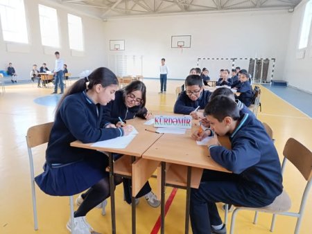 “Riyaziyyatı tarixə dəyişən qəhrəman!” adlı bilik yarışı keçirilmişdir.