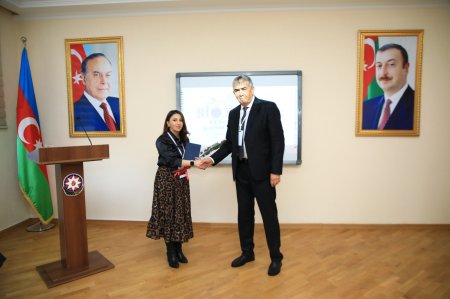 Bitki Mühafizə və Texniki Bitkilər Elmi-Tədqiqat İnstitutunda “Biotorpaq: Elmlə yaşayan kənd təsərrüfatı” mövzusunda respublika elmi-praktik konfransı keçirilib