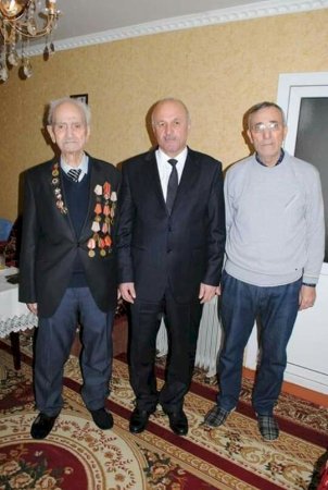 Mingəçevirin şəhər icra başçısı şəhid anasını belə təbrik etdi -FOTOLAR