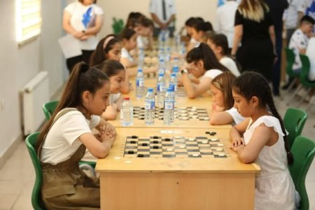 Təhsil müəssisələrində şahmat məşğələləri təşkil olunur
