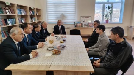 İdarə müdiri “Əlaçı” televiziya layihəsinin final mərhələsinin qalibi ilə görüşüb