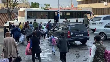 Qarabağdan gedənlər Azərbaycanla sərhəddən də köçür