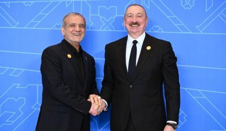 Prezidentlər Araz çayı üzərindəki körpüdən danışdılar