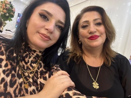 ÖMRÜMÜZÜN BƏZƏYİSƏN, GÜLÜSƏN… - FOTOLAR