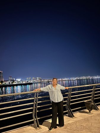 ÖMRÜMÜZÜN BƏZƏYİSƏN, GÜLÜSƏN… - FOTOLAR