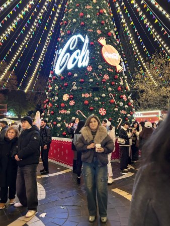 ÖMRÜMÜZÜN BƏZƏYİSƏN, GÜLÜSƏN… - FOTOLAR