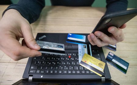 Krediti onlayn yoxsa əyani götürmək sərfəlidir?