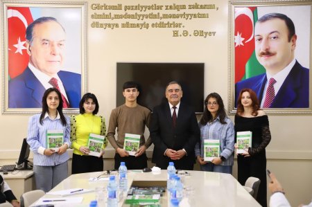 Professor İbrahim Cəfərovun təqdimatında dənli taxıl bitkilərinin xəstəliklərinə dair təlim keçirilib