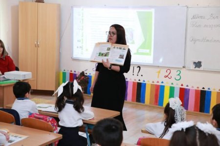 Məktəblərdə “Təcrübə mübadiləsi” layihəsi davam edir