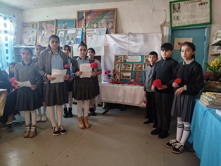 Goranboy rayonunun Qızılhacılı qəsəbə 1 saylı tam orta məktəbində 26 fevral – Xocalı faciəsinin 34-cü ildönümünə həsr olunmuş anım tədbiri keçirilmişdir