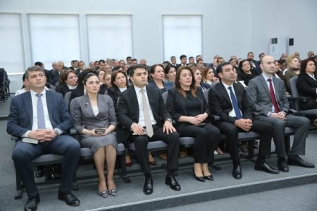 Təhsilin keyfiyyətinin yüksəldilməsi istiqamətində ümumi təhsil müəssisələrinin direktorlarının iştirakı ilə görüş keçirilib