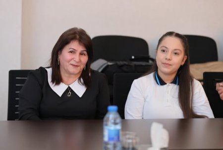 “Ən yaxşı təqdimat” müsabiqəsinin finalçıları ilə görüş