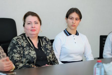 “Ən yaxşı təqdimat” müsabiqəsinin finalçıları ilə görüş